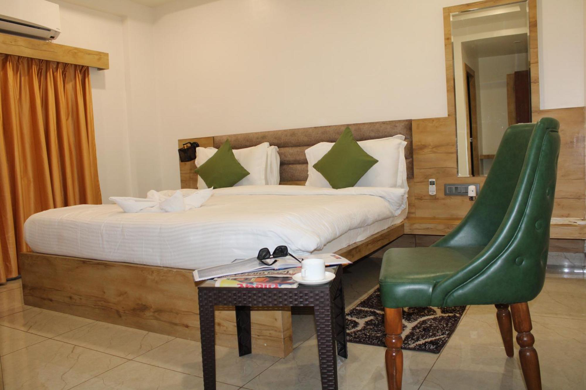 Clarks Collection Somnath Hotel Exterior foto