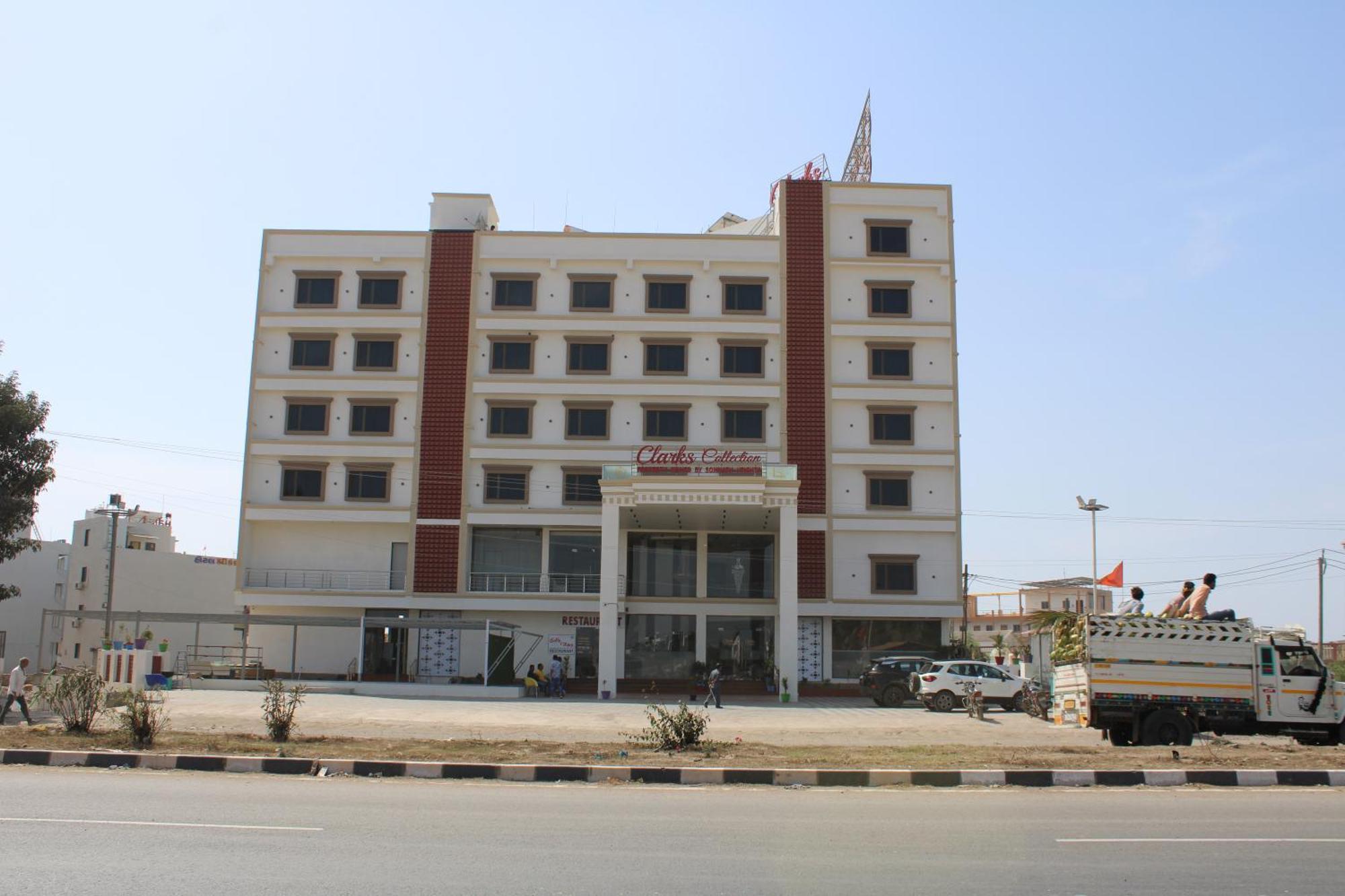 Clarks Collection Somnath Hotel Exterior foto